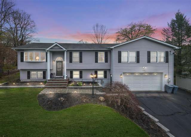 Property at 218 Newport Ave, Tappan, NY 10983, 4 beds, 2.5 baths