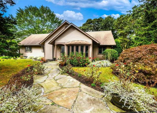 Property at 514 Yaphank Middle Island Rd, Yaphank, NY 11980, 3 beds, 2.5 baths
