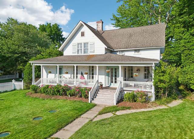Property at 45 Shore Rd, East Setauket, NY 11733, 3 beds, 2.5 baths
