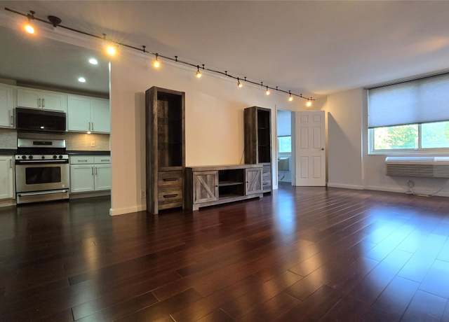 Property at 118-18 Union Tpke Unit 2B, Kew Gardens, NY 11415, 2 beds, 1 bath