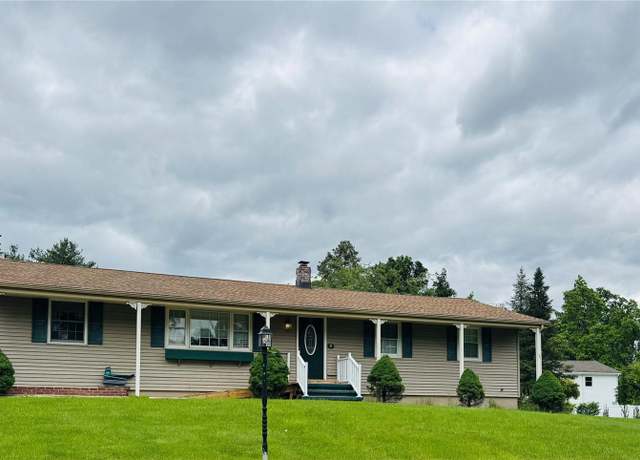 Property at 8 Hom St, Chester, NY 10918, 3 beds, 1.5 baths