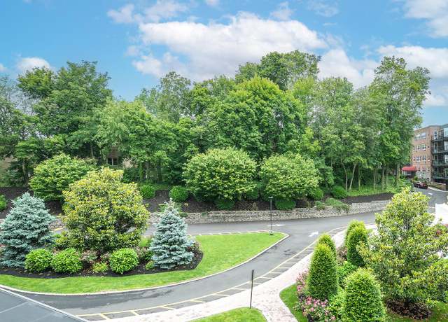 Property at 32 Pearsall Ave Unit 3A, Glen Cove, NY 11542, 1 bed, 1 bath