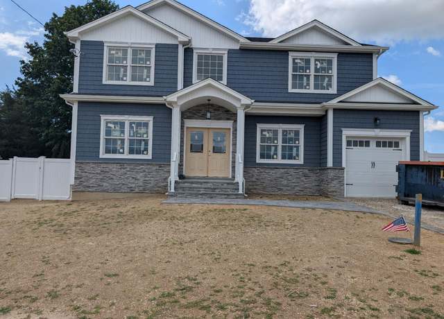 Property at 68 Caroline St, Bethpage, NY 11714, 5 beds, 3 baths