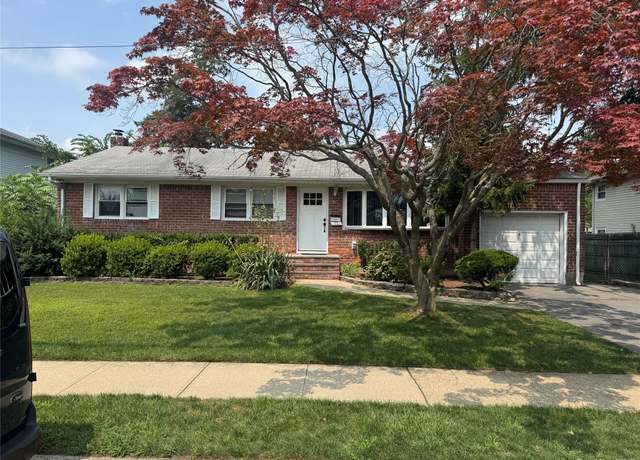 Property at 17 Mckinley Ave, Farmingdale, NY 11735, 3 beds, 2 baths