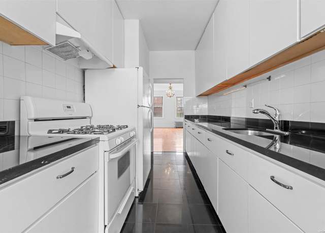 Property at 59-11 Queens Blvd Unit 6O, Woodside, NY 11377, 1 bed, 1 bath