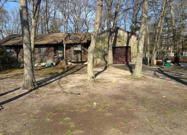 Property at 666 N Gillette Ave N, Bayport, NY 11705, 3 beds, 1.5 baths