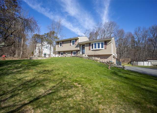 Property at 216 Hickory Hill Ln, Newburgh, NY 12550, 3 beds, 1.5 baths