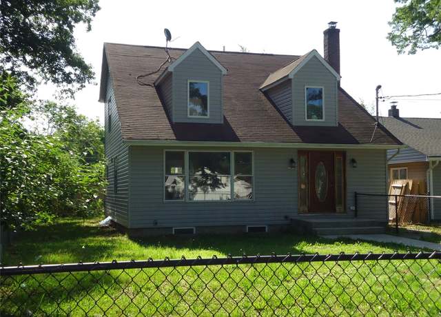 Property at 193 Laurelton Dr, Mastic Beach, NY 11951, 3 beds, 2 baths