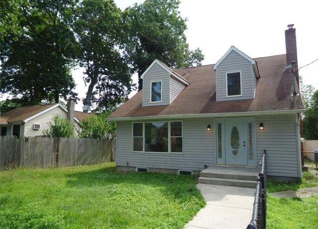 Property at 193 Laurelton Dr, Mastic Beach, NY 11951, 3 beds, 2 baths