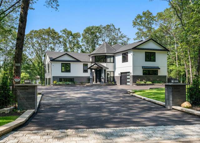 Property at 5 N Hills Rd, East Norwich, NY 11732, 6 beds, 7.5 baths