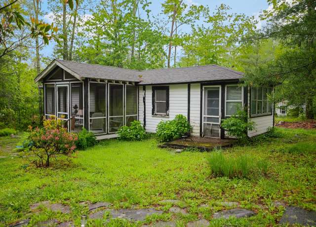 Property at 13 Sycamore Trl, Wurtsboro, NY 12790, 1 bed, 1 bath