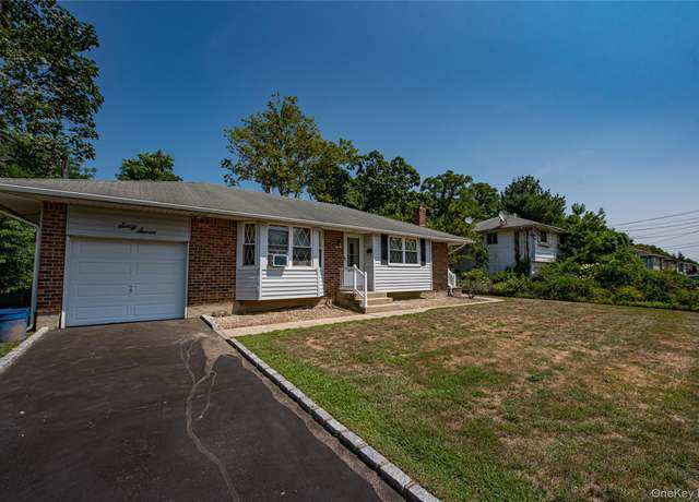 Property at 67 Headline Rd, Deer Park, NY 11729, 3 beds, 2 baths