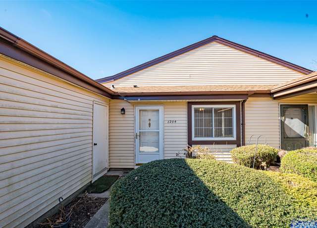 Property at 1204 Gotham Dr #1204, Saint James, NY 11780, 1 bed, 1.5 baths