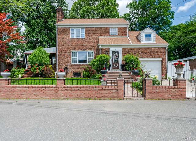 Property at 21 AKA 16 Larkspur Ln, Yonkers, NY 10704, 4 beds, 2.5 baths