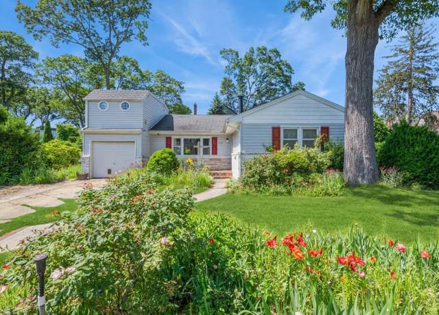 Property at 306 Garfield Ave, West Hempstead, NY 11552, 4 beds, 2 baths