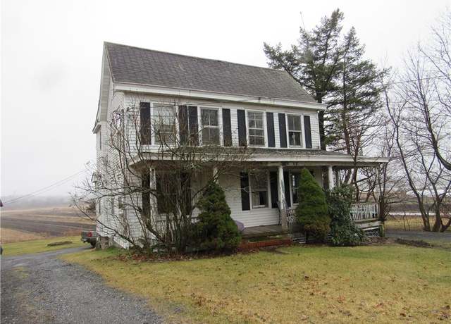 Property at 242 Meadow Ave, Chester, NY 10918, 4 beds, 3 baths