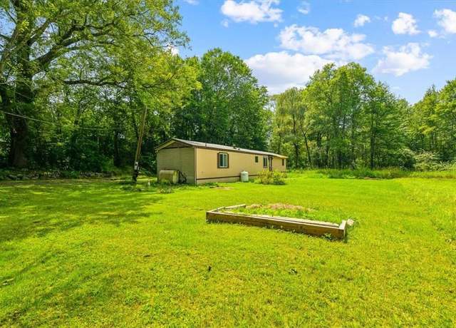 Property at 13 Glen Round Rd, Rock Tavern, NY 12575, 3 beds, 2 baths