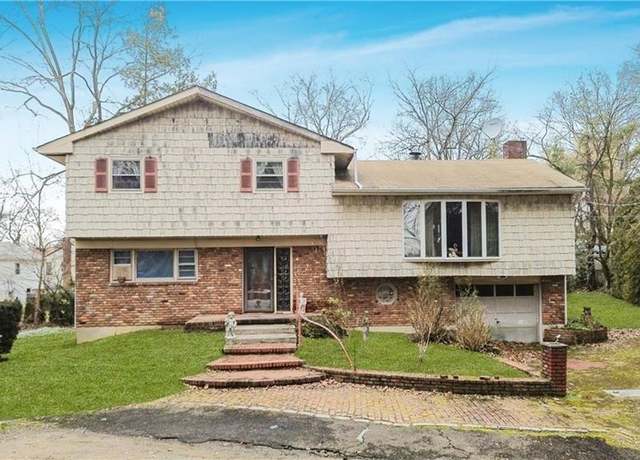 Property at 127 Crisfield St, Yonkers, NY 10710, 4 beds, 2.5 baths
