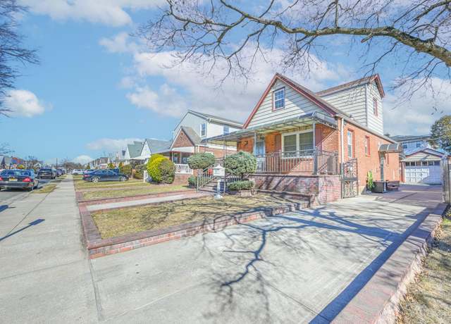 Property at 118 Sussex Rd, Elmont, NY 11003, 4 beds, 1.5 baths