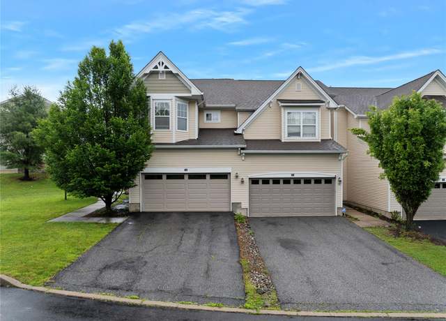Property at 38 Woodside Knolls Dr, Middletown, NY 10940, 3 beds, 3.5 baths
