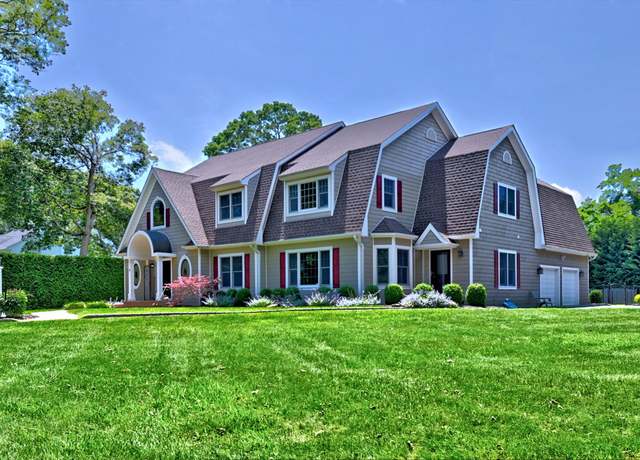 Property at 4 Briana Ct, East Moriches, NY 11940, 4 beds, 4 baths