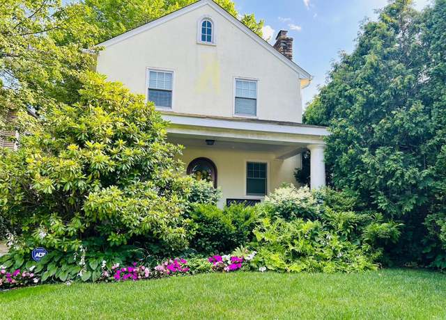 Property at 46 Beechwood Ter, Yonkers, NY 10705, 3 beds, 2.5 baths