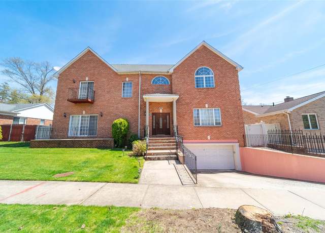 Property at 66-19 Commonwealth Blvd, Little Neck, NY 11362, 4 beds, 4 baths