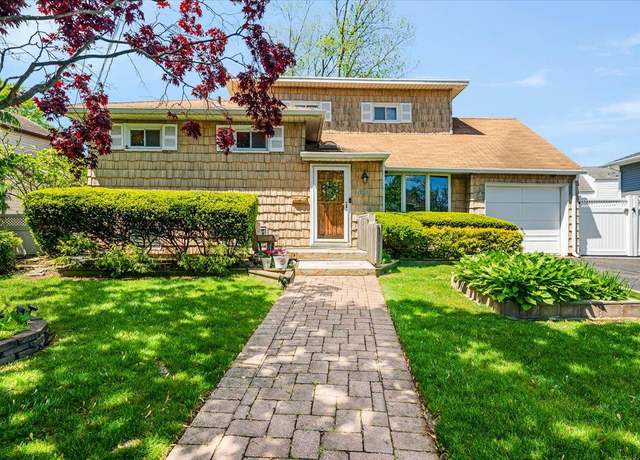 Property at 3176 Benjamin Rd, Oceanside, NY 11572, 3 beds, 2 baths