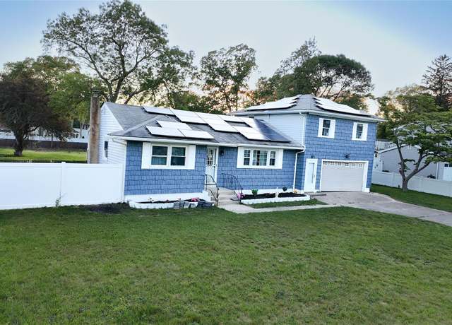 Property at 2114 Julia Goldbach Ave, Ronkonkoma, NY 11779, 5 beds, 3 baths