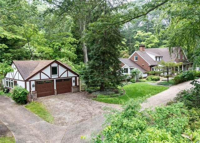 Property at 121 Norwood Ave, Northport, NY 11768, 4 beds, 3 baths