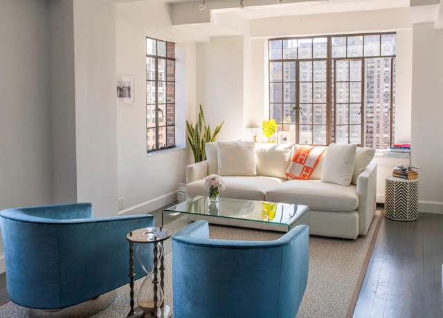 Property at 320 E 42nd St #2218, New York (manhattan), NY 10017, 1 bed, 1 bath