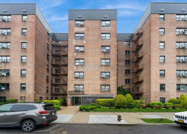 Property at 31-90 140 St Unit 3K, Flushing, NY 11354, 3 beds, 2 baths