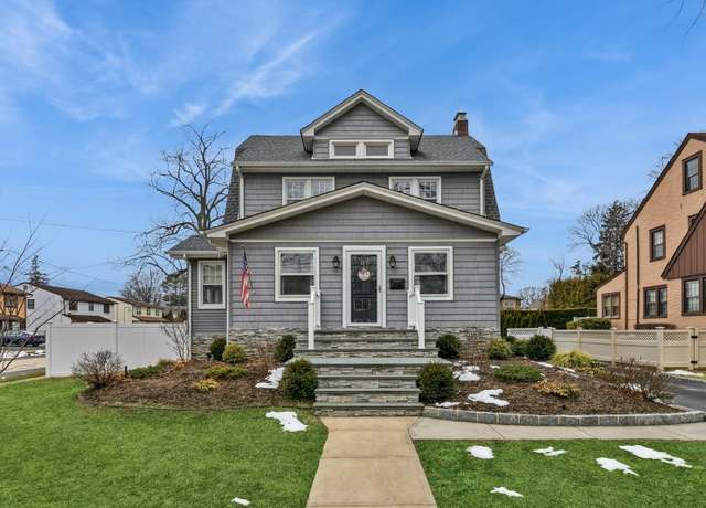 Property at 117 Grant Ave, East Rockaway, NY 11518, 4 beds, 1.5 baths