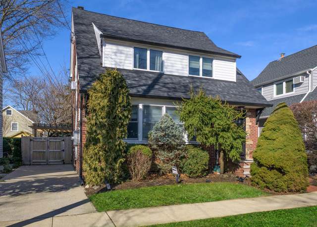 Property at 40 Park Ave, Williston Park, NY 11596, 3 beds, 1.5 baths