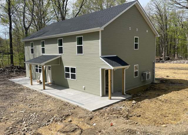 Property at 11 Alexandra Matthews Rd, Wallkill, NY 12589, 6 beds, 4 baths