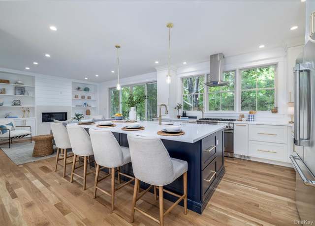 Property at 480 Ackerly Pond Ln, Southold, NY 11971, 5 beds, 5.5 baths