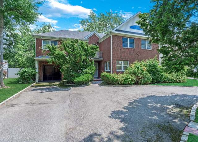 Property at 74 Margaret Ave, Lawrence, NY 11559, 8 beds, 4 baths