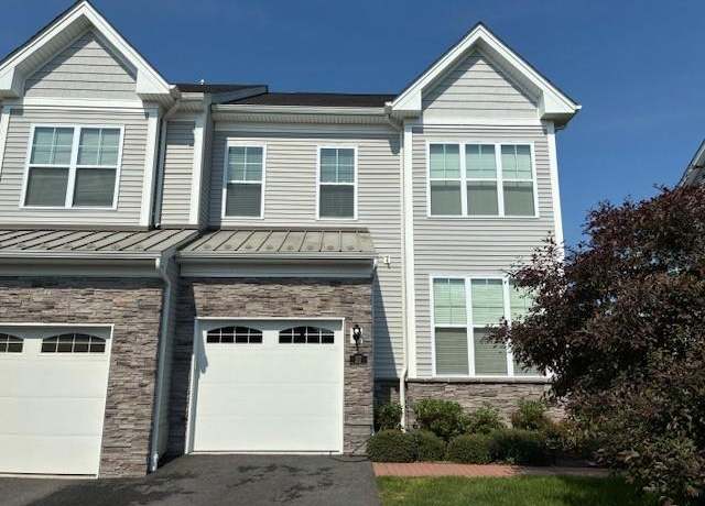 Property at 57 Lewis Rd, Hopewell Junction, NY 12533, 3 beds, 3.5 baths