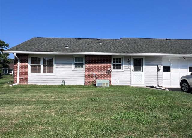 Property at 156 Falmouth Ct Unit B, Ridge, NY 11961, 2 beds, 1 bath