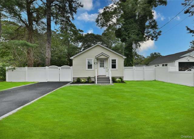 Property at 195 Mckinley Dr, Mastic Beach, NY 11951, 2 beds, 1 bath