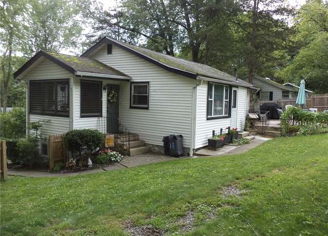 Property at 4 Wildwood Trl, Monroe, NY 10950, 3 beds, 1 bath