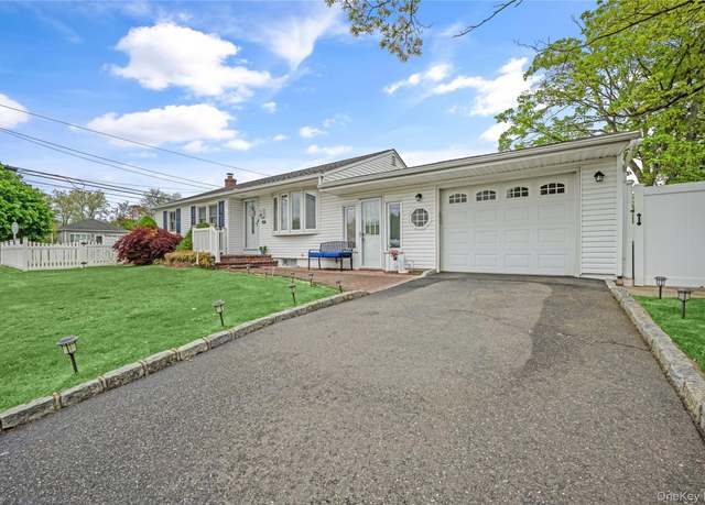 Property at 56 15th Ave, West Babylon, NY 11704, 3 beds, 2 baths