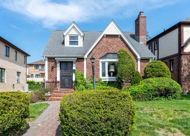 Property at 7343 179th St, Fresh Meadows, NY 11366, 5 beds, 3 baths