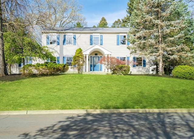 Property at 17 Sloane Ct, Stony Point, NY 10980, 4 beds, 2.5 baths