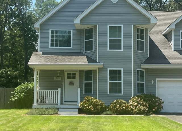 Property at 509 Lockwood Dr, Shirley, NY 11967, 3 beds, 2.5 baths