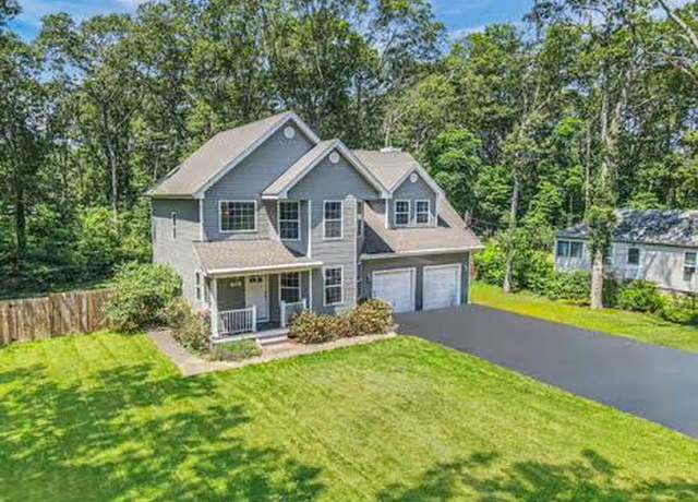 Property at 509 Lockwood Dr, Shirley, NY 11967, 3 beds, 2.5 baths