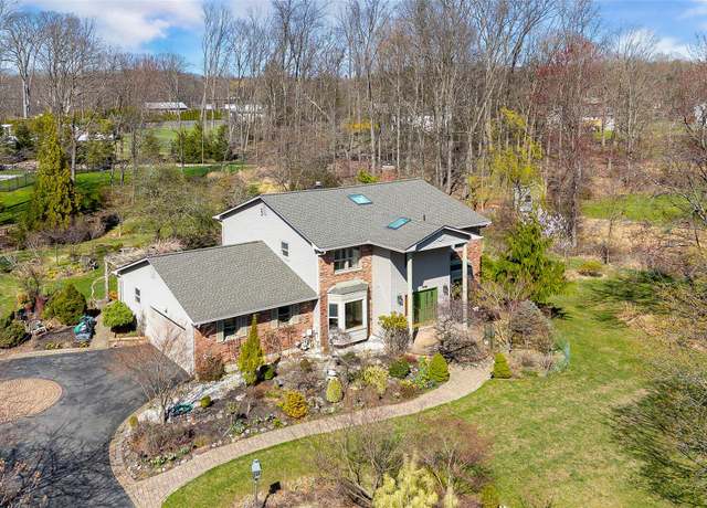 Property at 4 Baker Ln, Suffern, NY 10901, 5 beds, 3.5 baths