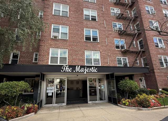 Property at 11020 71st Ave #319, Forest Hills, NY 11375, 2 beds, 1 bath