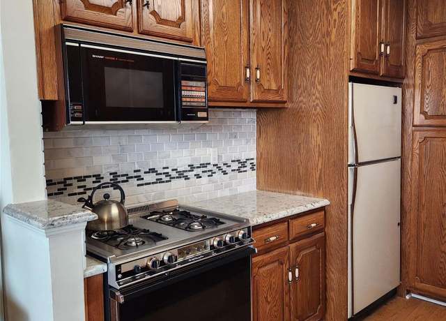 Property at 17-85 215th St Unit 5 D, Bayside, NY 11360, 2 beds, 2 baths