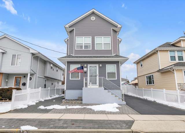 Property at 117 Ocean Ave, Bellmore, NY 11710, 3 beds, 2 baths